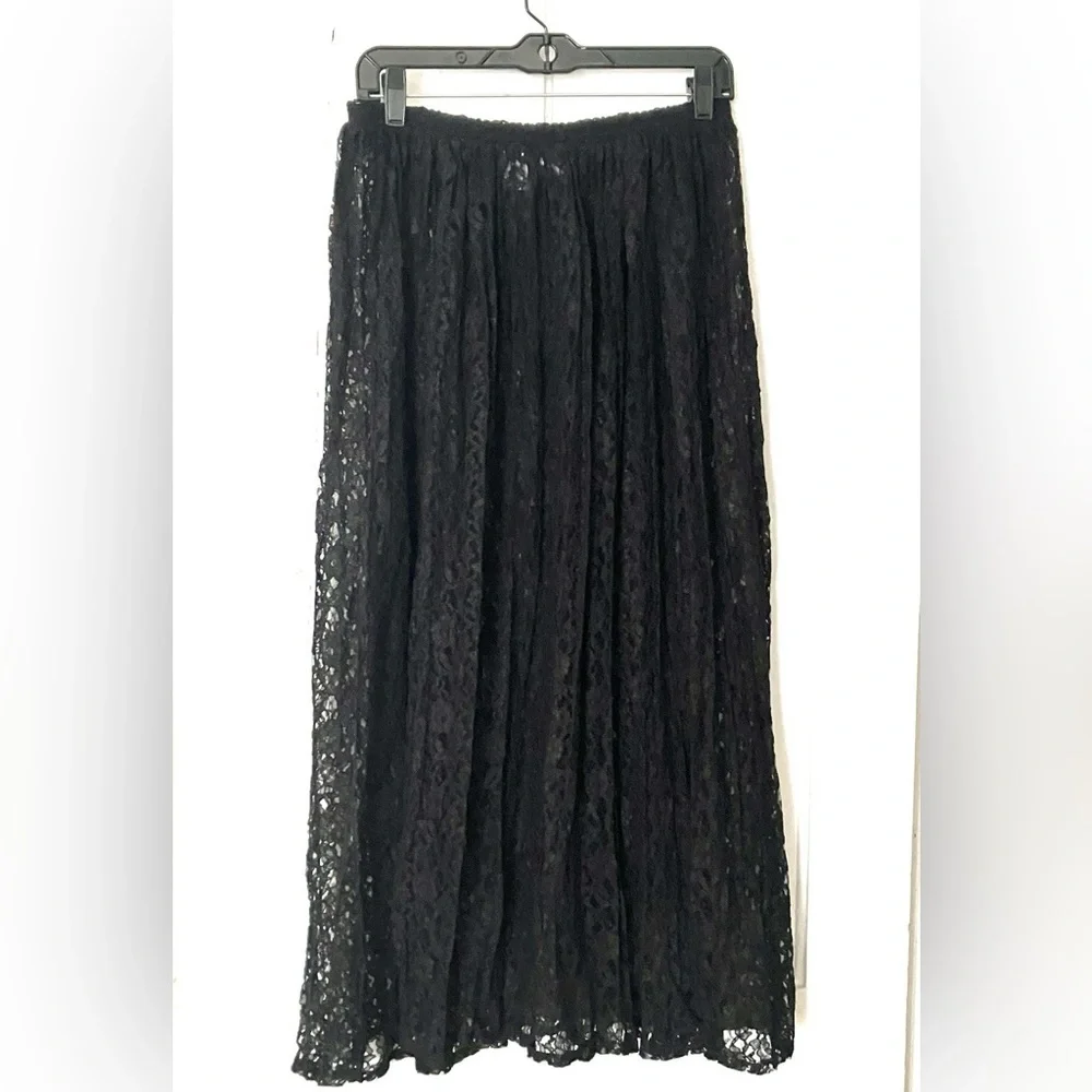Vintage Express Tricot
All Lace Black Midi Skirt Size L NWT - Picture 12 of 12
